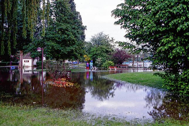Bild 21: Archivfotos vom Hochwasser 1999: Reichenau vom Festland abgeschnitten