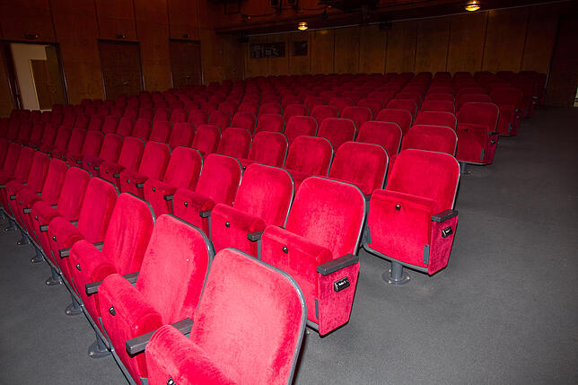 Bild 5: Wie marode ist das Konstanzer Stadttheater wirklich – und wer ist schuld? Intendant Christoph Nix klagt an, die Stadt spielt den Ball zurück