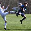 Wende im Derby: Hier blieb Marcel Leitner (rechts) beim 3:2-Derbysieg der Spvgg. Brennet-Öflingen gegen Aytekin Güngör vom FC Wehr noch ...