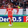 Matthias Ginter löste die Aufgabe im DFB-Pokal gegen den FC St. Pauli mit Köpfchen. Erst traf er per Kopf zum 1:1 und führte den ...