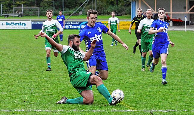 Bild 13: FC Weizen gewinnt gegen den SV Waldhaus im Spitzenspiel mit 1:0 &ndash; und wir haben die Bilder!