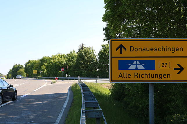 Hier soll ein Kreisverkehr entstehen: Doch damit die Schaffhauser Straße auch 2020 saniert werden kann, wird dieses Projekt auf 2021 ...