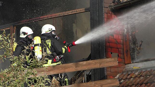 Bild 10: Alle Bilder zum Großbrand eines Schwarzwaldhauses in Höchenschwand