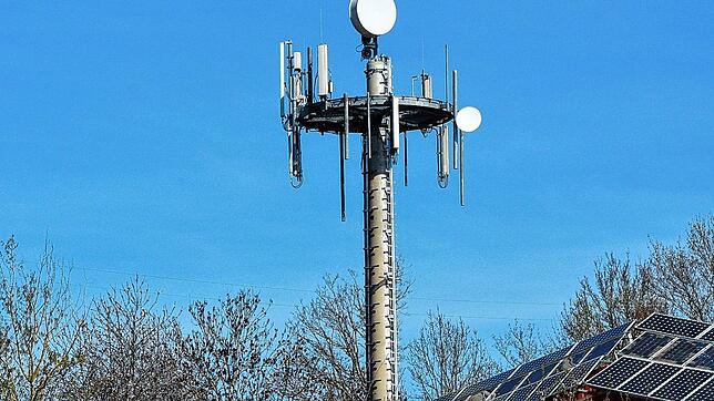 Der Funkmast der Firma Vodafone beim Raimundhof in Brunnadern.