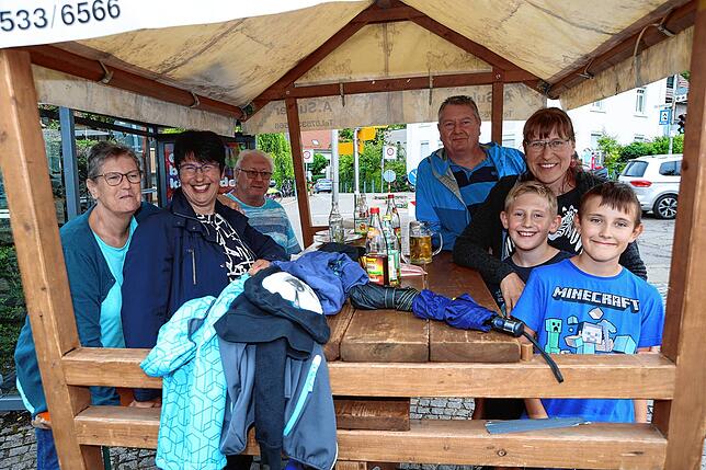 Bild 21: Frühschoppen und Flohmarkt locken die Besucher – so endet das Dingelsdorfer Herbstfest 2024