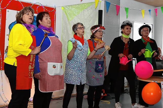 Einmal mehr begeistern die Kirchturmkrähen mit Sabiene Müller (von linsk) Johanna Pfauntsch, Hildegard Kayan, Cäcilia Faller, Sybille ...
