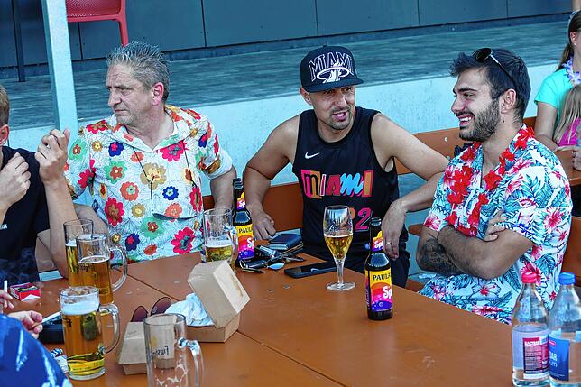 Bild 19: Generationenübergreifende Premiere der Beach-Party beim Vereinsheim des SSC Donaueschingen ein Hit