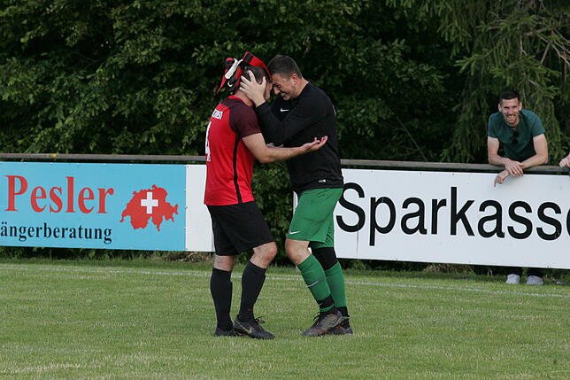 Bild 14: Dramatisches 2:1 gegen SV Berau: FC Hochrhein ist Meister &ndash; wir haben die Bilder!