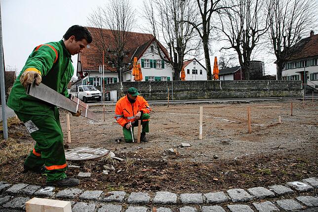 Mit dem Erhalt der Gems wurde auch der Dorfplatz neu gestaltet, nachdem zu Beginn der 2000er-Jahre das alte Insel-Häusle auf der ...