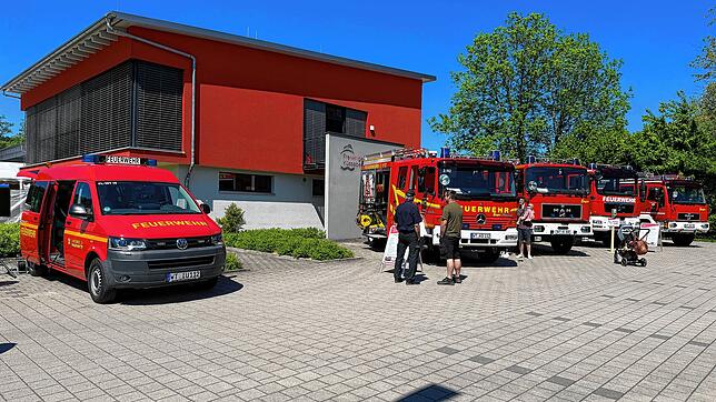 Als Dank für die Arbeit und die Leistung der Feuerwehr Küssaberg erhöht der Gemeinderat die Schulungspauschale, ab 2026 soll es weitere ...