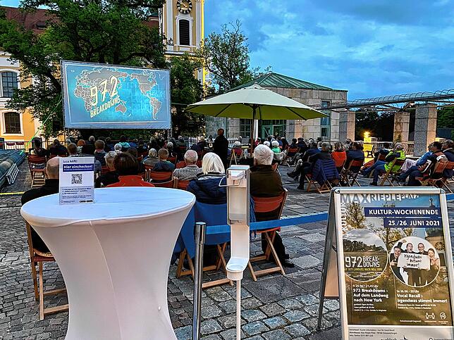 Am Freitag zeigte das Kommunale guckloch-Kino den Reise-und Abenteuerfilm „972 Breakdowns“. Der Film zeigt Fünf Reisende, ...