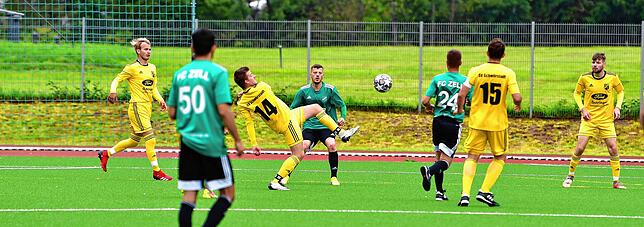 Bild 10: SV Schwörstadt siegt glücklich mit 1:0 beim FC Zell II &ndash; und wir haben Bilder!