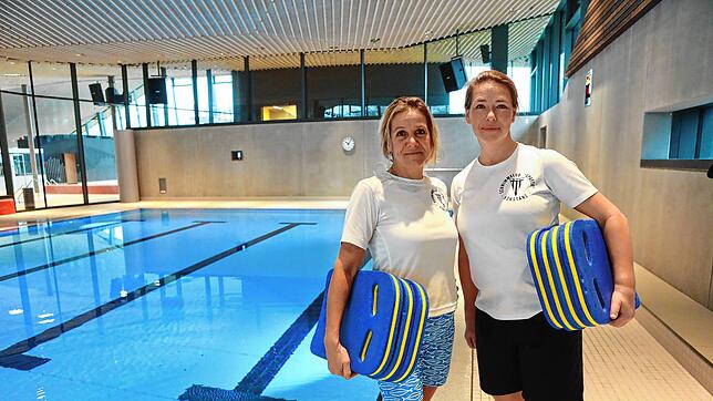 Die beiden hauptamtlichen Sparta-Trainerinnen Andreia de Salles und Juliane Oswald (von links) unterstützen bisher sechs Konstanzer ...
