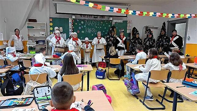 Bild 10: Fasnacht in Waldhut: Schulbefreiung, Rathaussturm und die besten Bilder der Narren!
