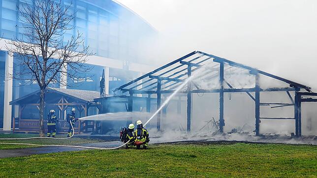 Bild 18: Feuer auf Messegelände! So dramatisch war der Einsatz der Feuerwehr in Friedrichshafen