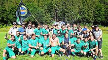 Feierten nach der geglückten Relegation gebührend den Aufstieg in die Bezirksliga und sind genauso wie der SV Hinterzarten nicht mehr in ...