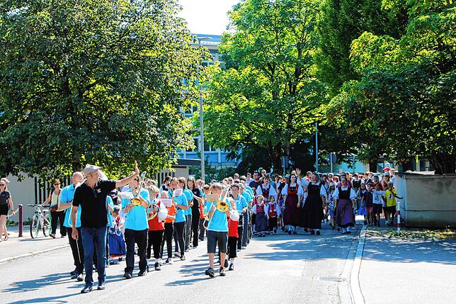 Bild 12: Chilbi 2025: So feiern die Kleinsten die Waldshuter Chilbi beim Kinderfest und Kinderumzug auf den Festplatz