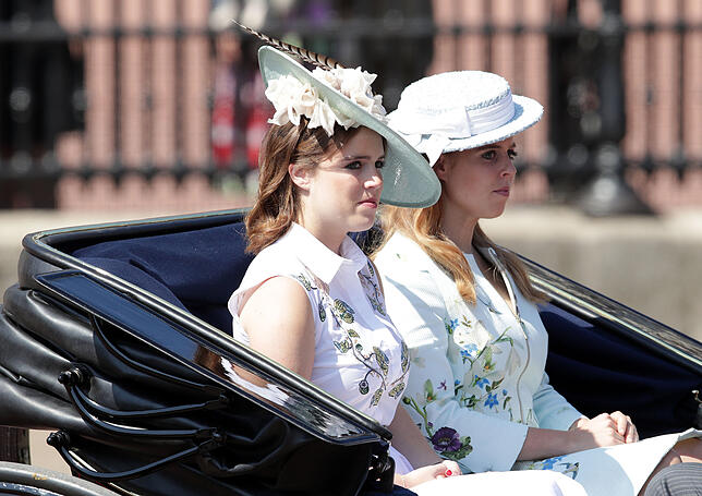 Die britischen Prinzessinnen Eugenie (links) und Beatrice im Juni 2017.