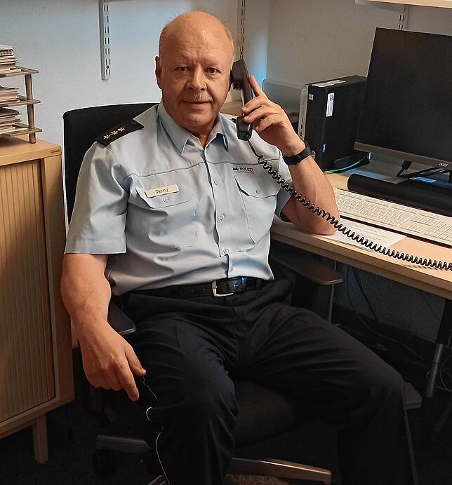 Jürgen Renz bildet Polizeianwärter an der Polizeihochschule aus.