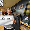 Händler wie Bernd Scheller mit seiner Villinger Boutique stehen in der Krise ihren Mann, oder auch ihre Frau.  Das kommt auch bei den ...