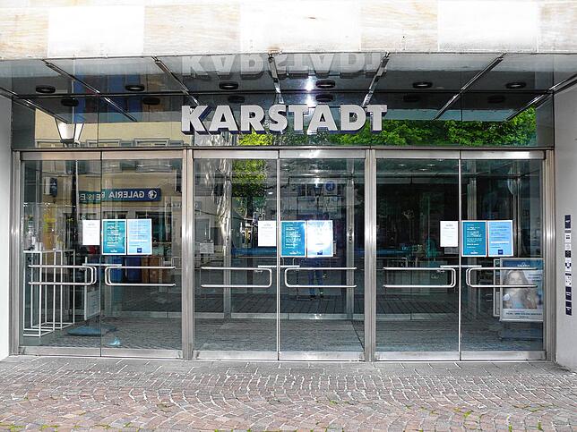 Karstadt muss vorerst geschlossen bleiben. Die Verkaufsfläche ist zu groß.