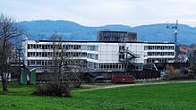 Die dunklen Wolken beginnen sich langsam zu lichten. Der Umbau des ehemaligen Spitals zum Gesundheitscampus geht voran. Im Spätsommer ...