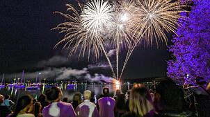 Das große Feuerwerk findet (hier in einem früheren Jahr) findet eigentlich am Hausherrensonntag statt, muss nun aber verschoben werden. ...
