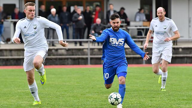 Rückkehr: Zum dritten Mal schließt sich Sandro D'Accurso (Mitte) vom FC Erzingen dem SV 08 Laufenburg an, für den er in der neuen Saison ...