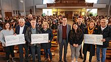 Drei Schecks von den Schülern des Berufsschulzentrums gingen an drei gemeinnützige Organisationen in Radolfzell und der Region. Auf ...