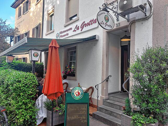 Das La Grotta auf der Laube: Hier fühlt man sich schnell wie in Italien.