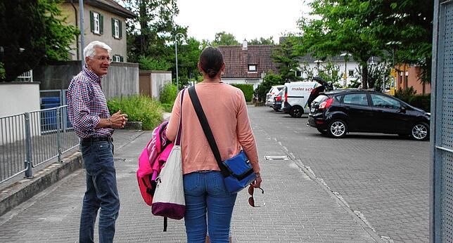 Der Umweg über die Sepp-Biehler-Straße sei für Kinder gefährlich, mahnen Sven Martin, Vorsitzender der Bürgergemeinschaft Allmannsdorf, ...