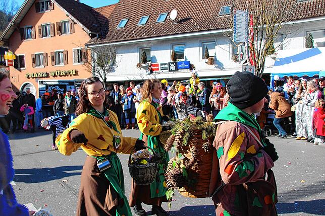 Bild 35: Bilder vom närrischen Treiben beim Treffen der Narren am Fasnachtsmontag in Stühlingen (Teil 2)