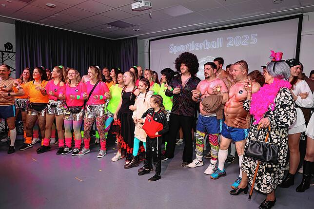 Bild 7: 80 Akteure begeistern beim ausverkauften Sportlerball des SV Rietheim – Die besten Bilder