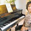 An diesem Flügel hat die 2009 verstorbene Pianistin Erda Vorwerk-Honigberger einst Anne-Sophie Mutter das Klavierspiel beigebracht. Nun ...