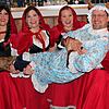 Das Zunftstuben-Team: Rotkäppchen und ihre Schwestern (von links: Tanja Kaiser, Mimi Taglang, Saskia Metzler und Bozena Graubach) tragen ...