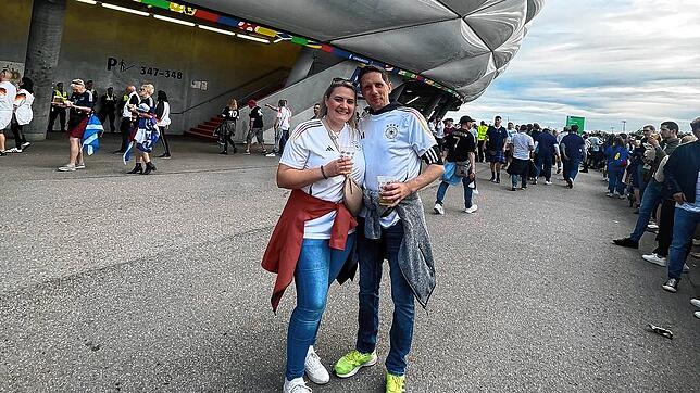 Markus Dilger war mit seiner Freundin Jessica beim Eröffnungsspiel der Fußball-Europameisterschaft in München.