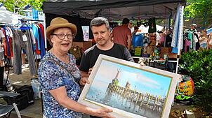 Auf dem Flohmarkt in Konstanz waren zahlreiche Schnäppchenjäger unterwegs.