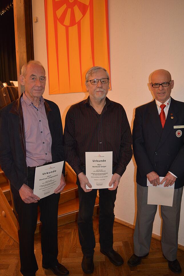 Fleißige Blutspender: Manfred Langenstein, Berthold Geiger und Arnim Zumstein.