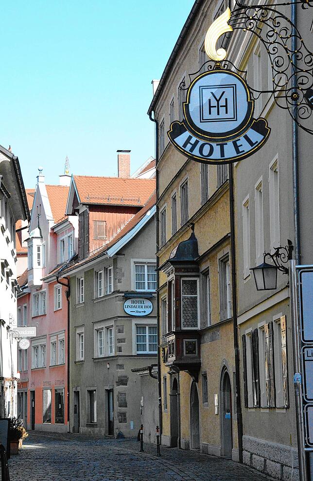 Leere Gassen und Hotels, so wie hier auf der Lindauer Insel sieht es derzeit in vielen Städten am Bodensee aus.