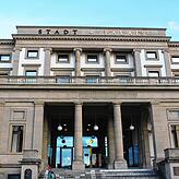 Großartige Kulisse für Lenk: Das Stadtpalais.