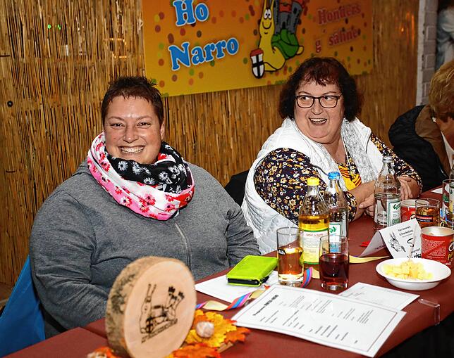 Bild 18: Ho Narro! Die Schneckenbürgler feiern im neuen Schneckenhaus