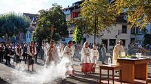 Mit Gottesdienst: Pfarrer Ulrich Sickinger zelebriert bei der Stadtjahrzeit den Gottesdienst, der dieses Jahr wegen Corona im Freien auf ...