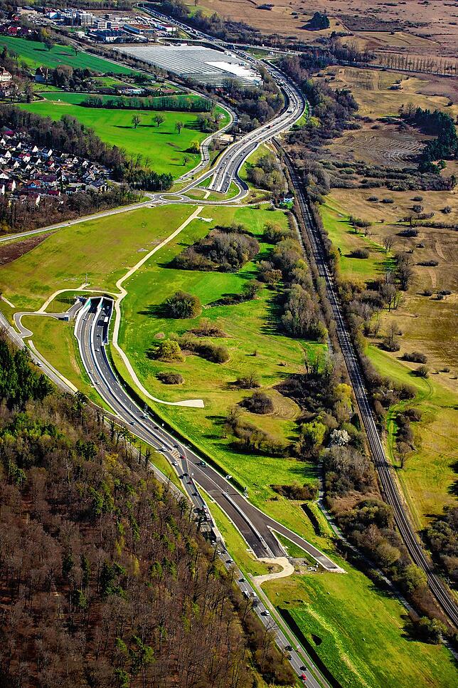Auf der Decke des Tunnels Waldsiedlung ist eine PV-Anlage vor allem aus Naturschutzgründen nicht möglich.