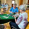 Sie treffen sich regelmäßig zum Bridge spielen: Rudolf Spichiger, Gerlinde Arzner, Sabine Bär und Veronika Heinrich. (von links)