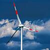 Windkraftanlagen spalten die Gesellschaft. Gegner führen Argumente wie Schattenwurf, Infraschall und negative Auswirkungen auf den ...