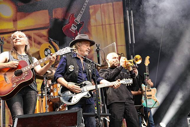 Bild 29: BAP beim Stimmenfestival 2025: Kölner Kultrocker heizen dem Publikum ein - das sind die Bilder