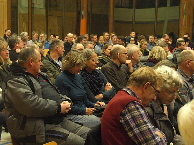 Gut besucht war die Kanddidatenvorstellung für die Bürgermeisterwahl in der Dachsberghalle.