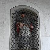 Nepomuk ist eine Brückenheiliger. Trotzdem steht er im Durchgang des Obertors. Aber das hat seinen Grund.