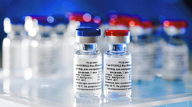 Ampullen mit einem neuen Impfstoff gegen das Coronavirus im Nikolai Gamaleya Nationalzentrum für Epidemiologie und Mikrobiologie in ...