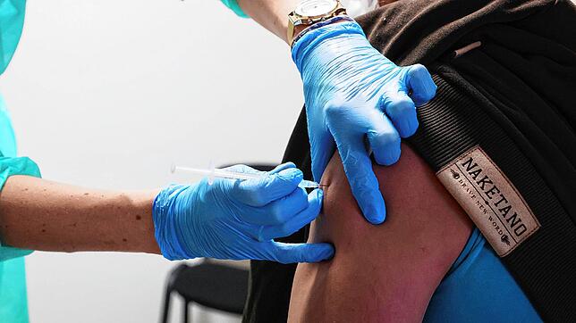 Neben den Krankenhäusern in Pfullendorf wird am Samstag auch in Sigmaringen geimpft. Im ehemaligen Medimax (gegenüber der Fastfood-Kette ...